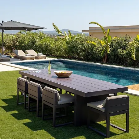 Luxury With Heated Pool And Garden Semesterbostad