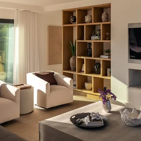 Luxury With Heated Pool And Garden