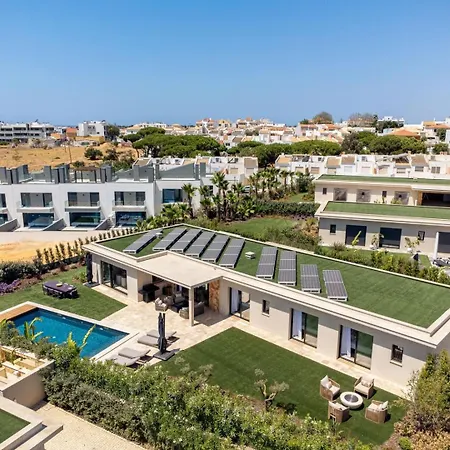 Semesterbostad Luxury With Heated Pool And Garden