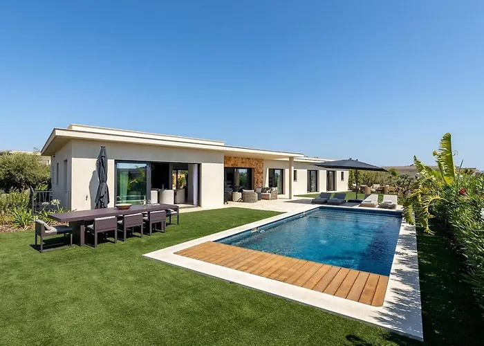 Semesterbostad Luxury With Heated Pool And Garden Faro