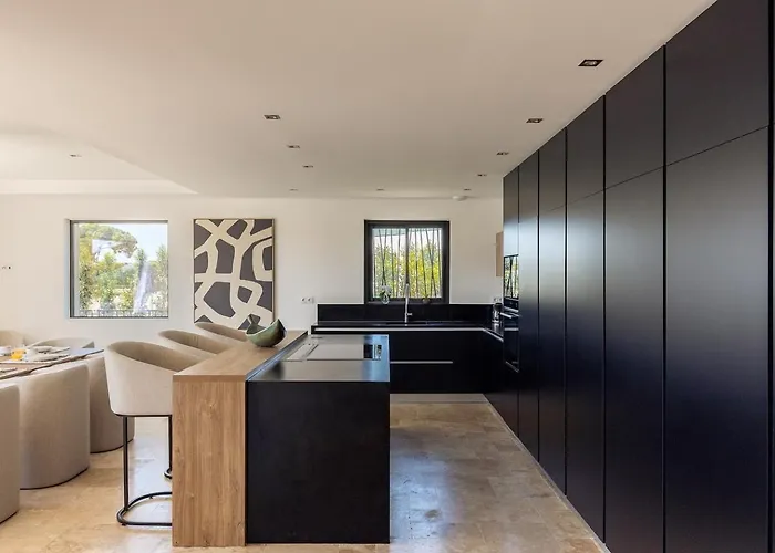 Semesterbostad Luxury With Heated Pool And Garden *