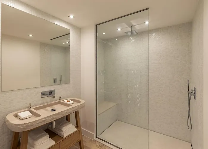 Semesterbostad Luxury With Heated Pool And Garden