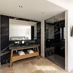 Luxury With Heated Pool And Garden *