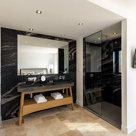Luxury With Heated Pool And Garden *