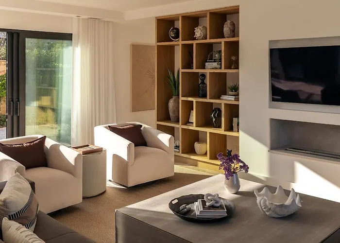 Luxury With Heated Pool And Garden